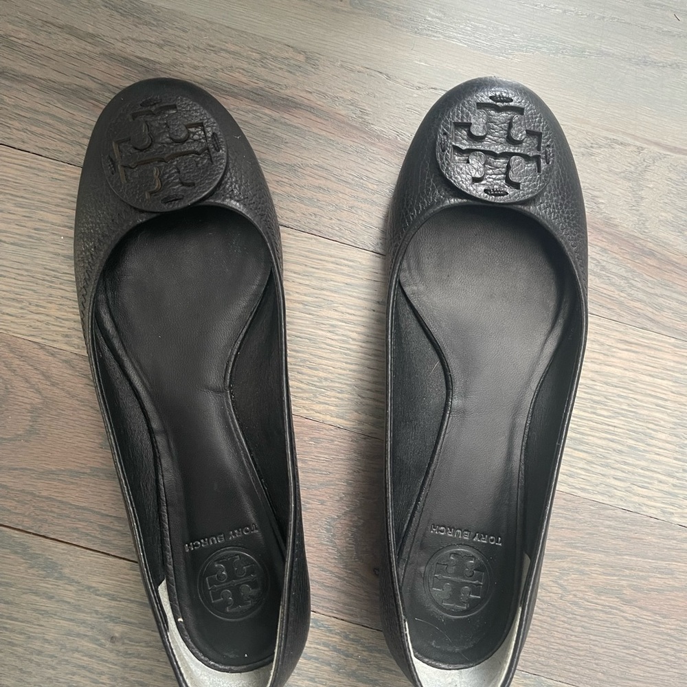 Tory Burch flats size 8 barely worn.